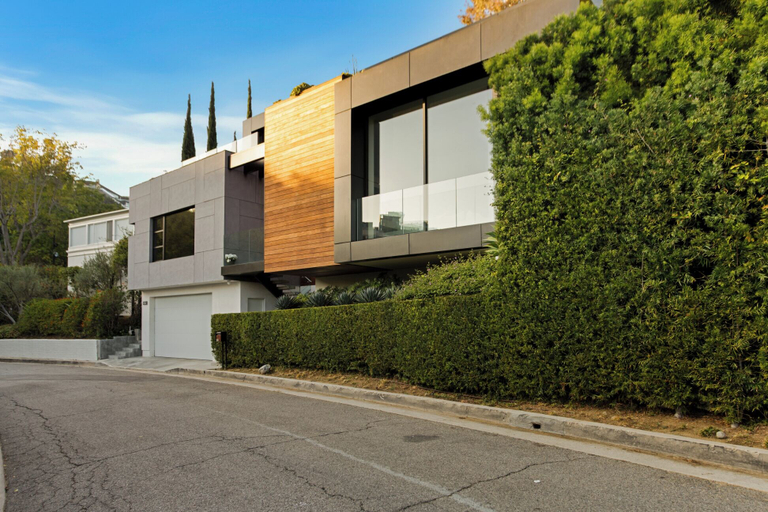 Exterior 2, Belfast Estate, Los Angeles