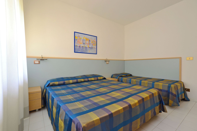 Room 3, Comfort Getaway Apartment With Pool, Udine