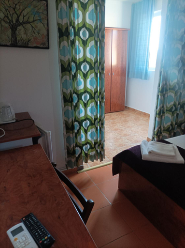 Bedroom 2, Casa Panos, Limanu