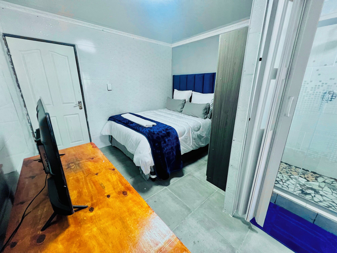 Bedroom 2, Room-honeyhills Excellence Resort, City of Johannesburg