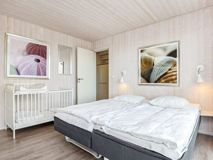 Bedroom 2, 5 star holiday home in Wendtorf, Plön