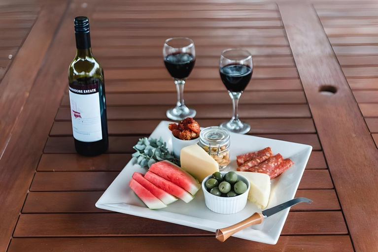 Food & Drinks 5, Saltbush Retreat, Longreach