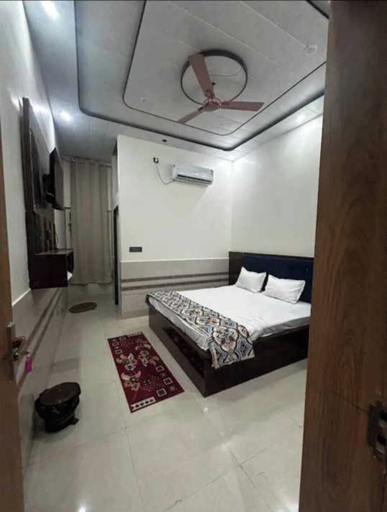 Room 2, RK Majestic Mirage, Mathura