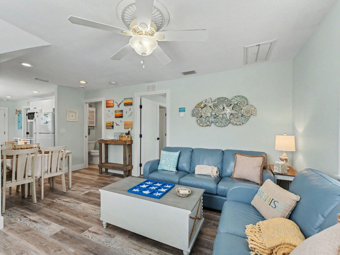 Living area 4, Sunset Paradise, Pinellas