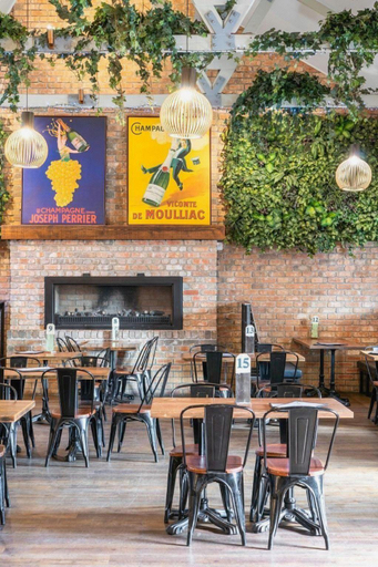 Food & Drinks 4, Sydney Junction Hotel, Newcastle - Throsby