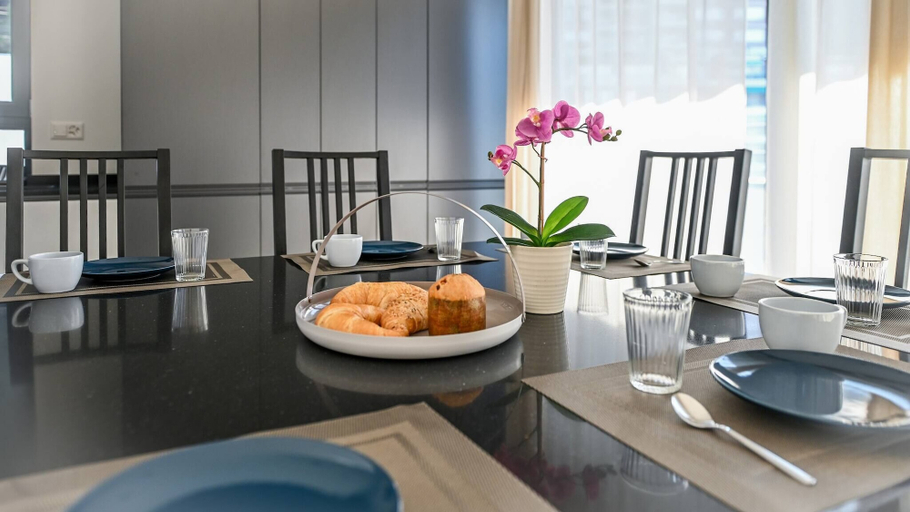 Dining 5, Lakeview 3 Bedroom Pico Penthouse in Lugano, Lugano