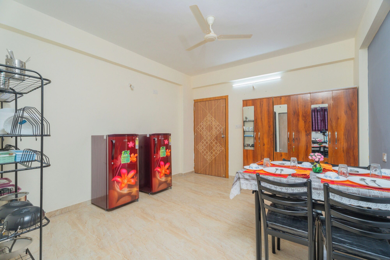 Dining 3, Vibestayz Omkar Hinjawadi, Pune