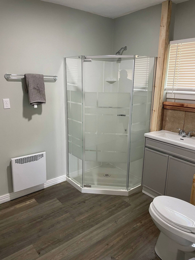 Bathroom 5, Oakhill Oasis Guest House, Charlotte