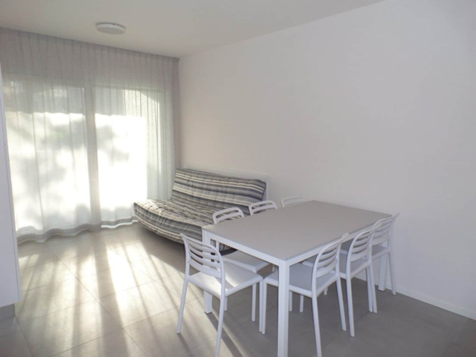 Dining room 2, Well-equipped Two-room Flat in a new Residence, Venezia