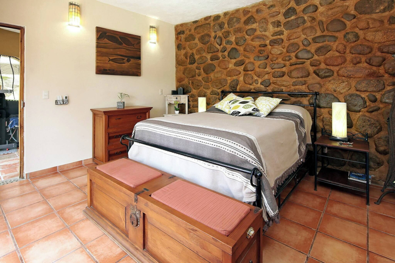 Others 4, Private 4-story Lux Villa, With 5-star Concierge, Compostela
