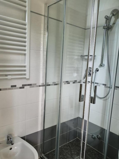Bathroom 5, Hotel de la Plage, Rimini