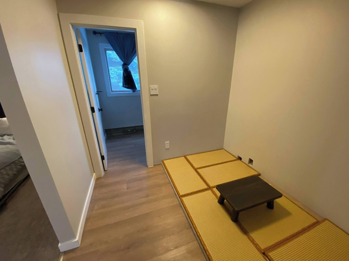 Others 5, Close To Whyte University New Renovation, Division No. 11