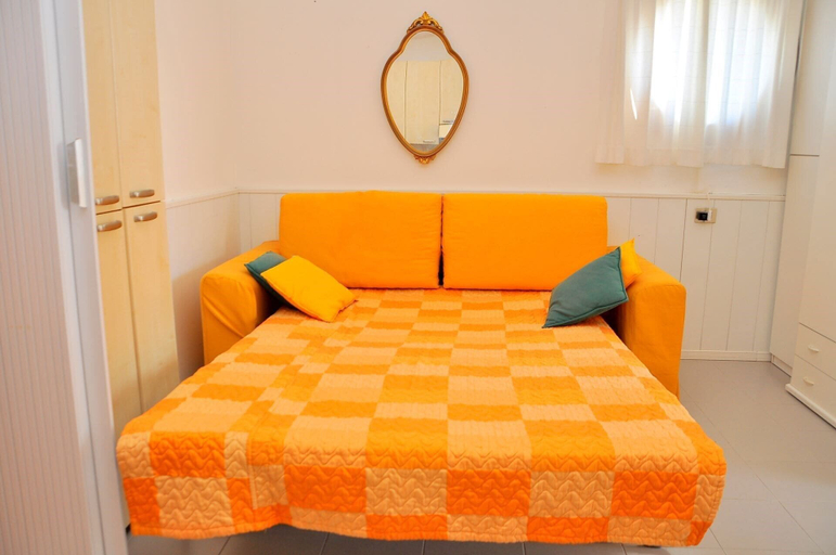 Bedroom 4, Enjoy a Charming Lateral sea View Studio Apartment, Venezia