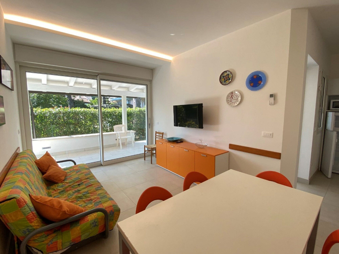 Living room, Charming villa fully loaded with fenced garden, Venezia