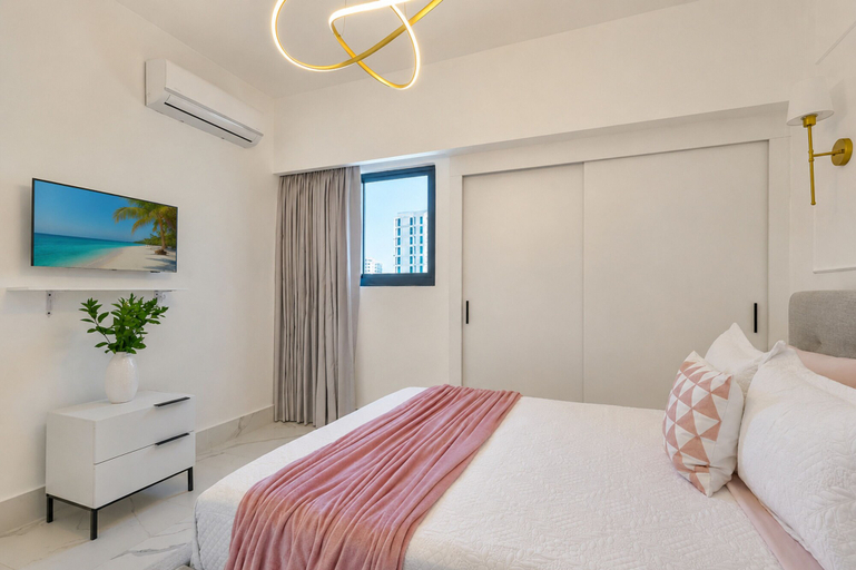 Room 5, 2BR Urban Oasis Downtownsd Pool Gym Balcony, Distrito Nacional