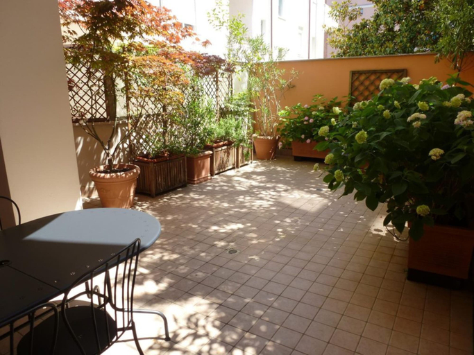 Garden 4, Lovely Private Garden Apartment for Four in Grado, Gorizia