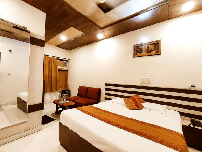 Room 3, THE SURYA PRIME Near AC Market, Ludhiana