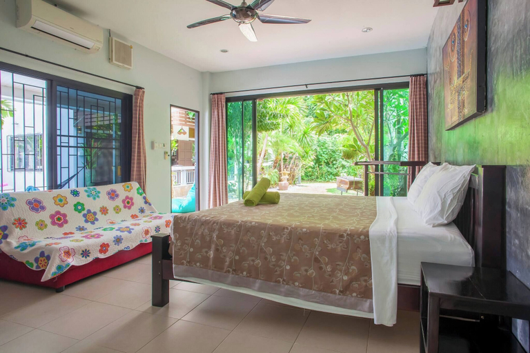 Room 3, 150 m From a Paradise Beach 3 Bedrooms Pool, Mueang Krabi