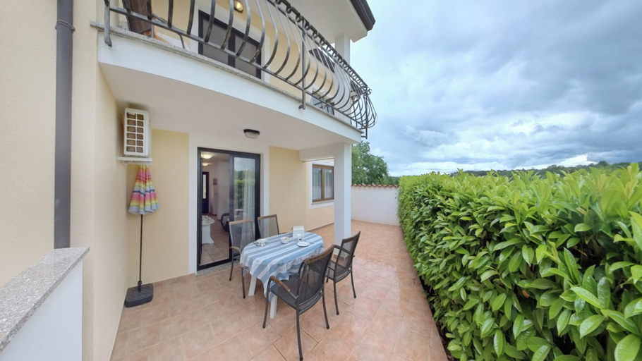 Balcony, Apartment With Pool in Čepljani Near Umag, Umag
