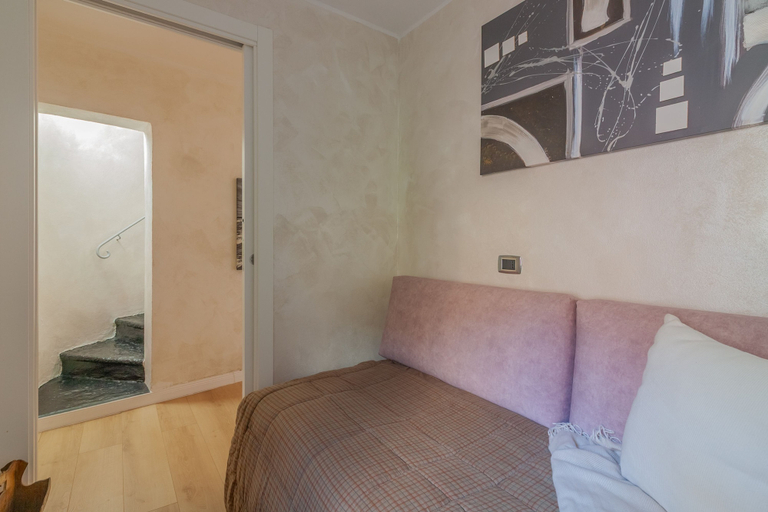 Room 5, Spicchio di Sole in Perledo, Lecco