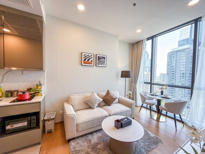 Living room 5, Bangkok Luxury New Condo · Siam Paragon · Walk to BTS, Ratchathewi