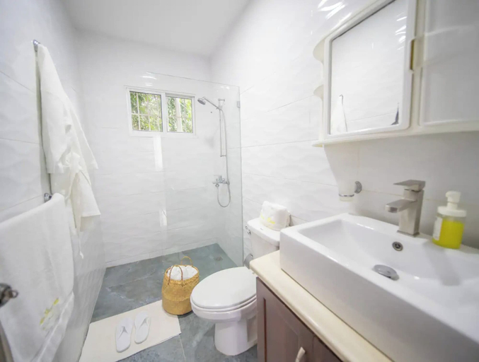 Bathroom, Cozy 2br-2bt Apt Near The Beach And Main Street, Sosua