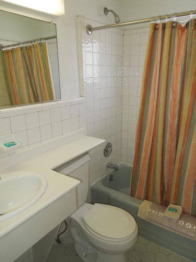 Bathroom 4, Jetty Motel, Cape May