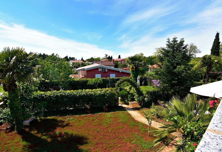 Garden 2, Wonderful Terrace Retreat, Umag