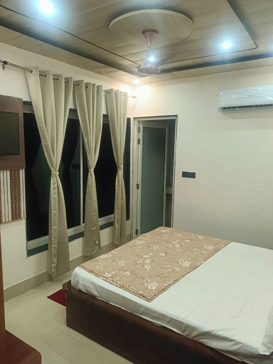Room 4, RK Majestic Mirage, Mathura