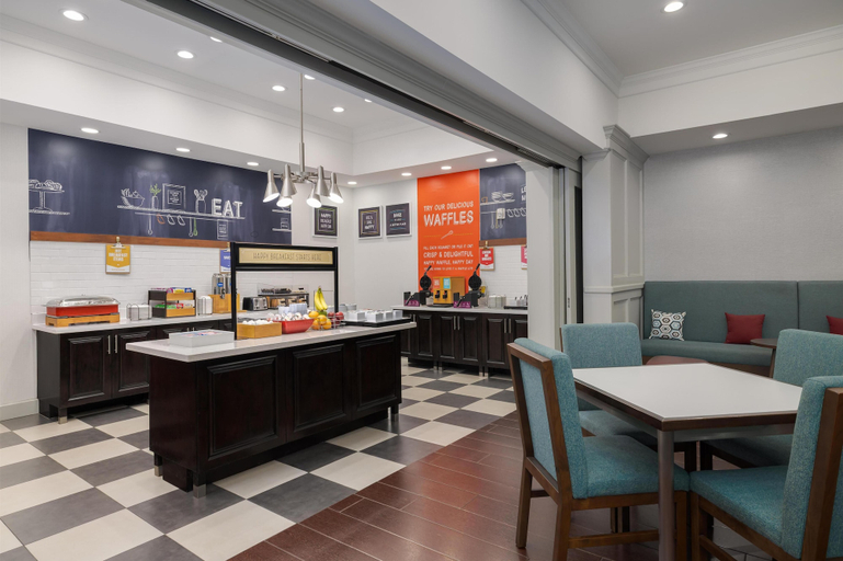 Food & Drinks 5, Hampton Inn Pleasanton, Atascosa