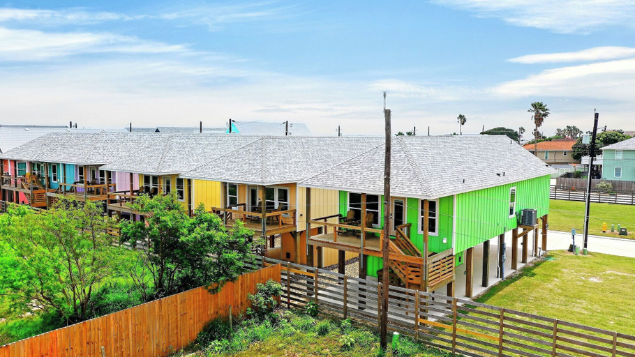 Interior 2, Andy's Village by Avantstay Bayfront Home + Balcony Shared Pool + Pier Padre Island, Nueces