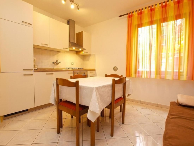 Interior 2, Ground Floor Retreat With bbq, Rovinj