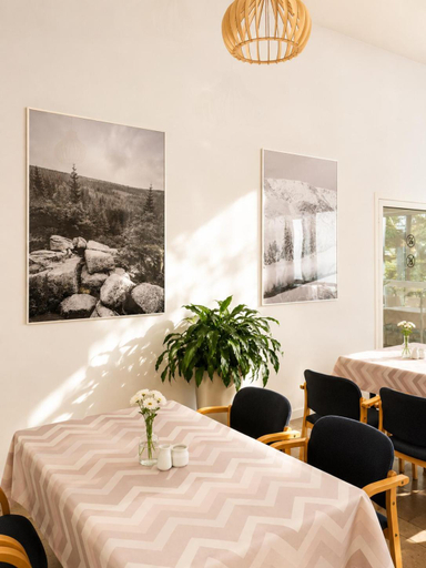 Others 2, Hotel Karolinka, Jelenia Góra