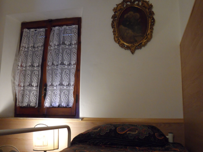 Room 3, Casa Serafina Typical Three-room Apartment Historic Green Area, Terni