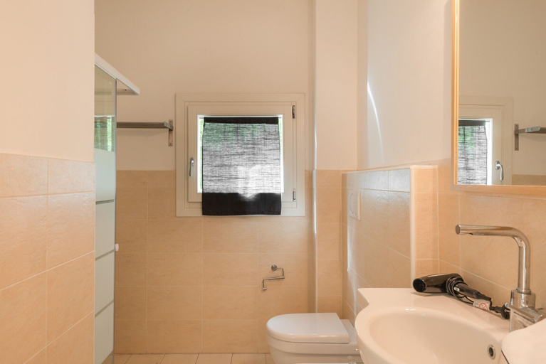 Bathroom 5, Elegant Residence Ea Bianca 2 Bedroom Sleeps 6 Extra bed Available N0614, Olbia-Tempio