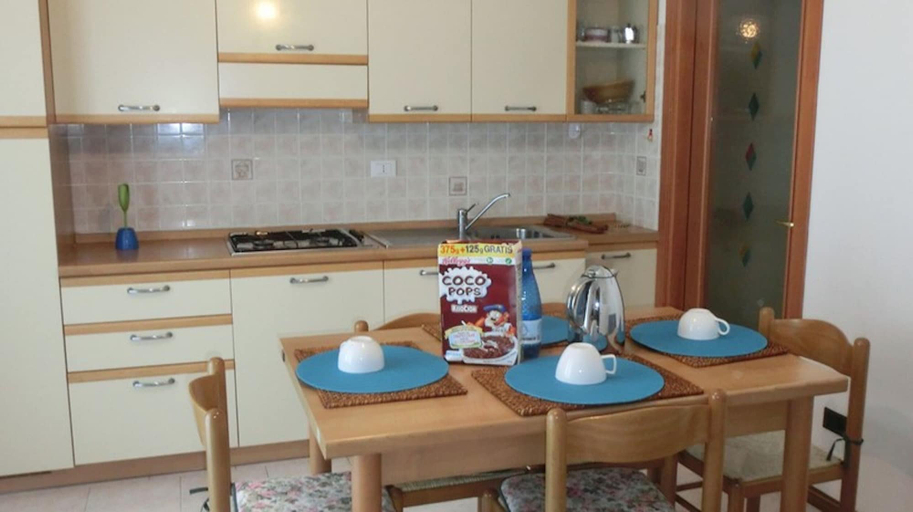 Interior, Family-friendly Poolside Tranquility, Venezia