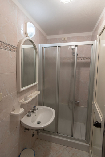 Bathroom 5, Camere Santa Chiara, Perugia