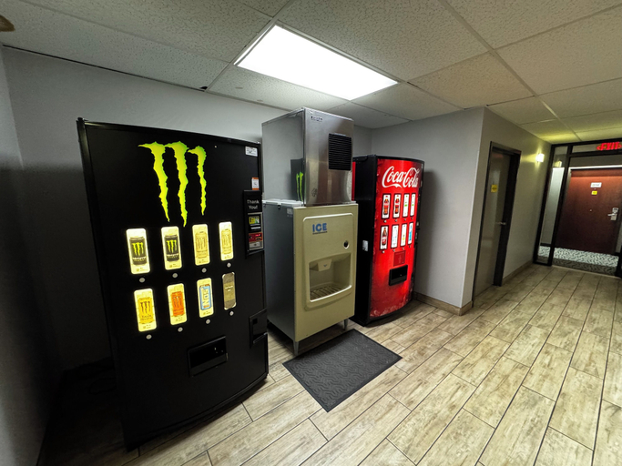 Food & Drinks 5, Super 8 by Wyndham Conway, Faulkner
