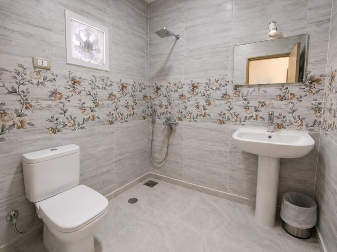 Bathroom, Mermaid camp, Nuweiba'