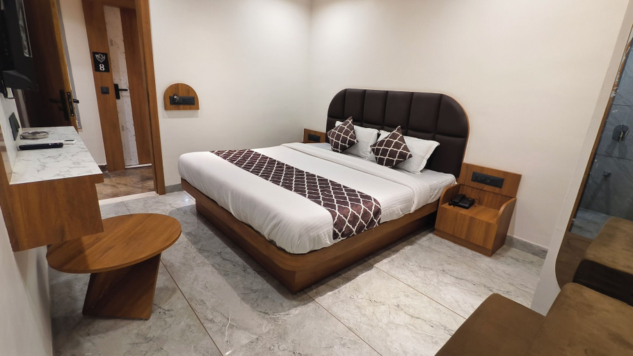 Room 2, HOTEL MOJO STAY, Ahmadabad