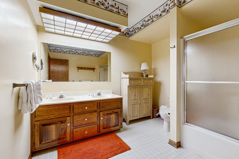 Bathroom 5, Rustic Lakehouse With Views, Kayaks, Wifi, Central AC & Cozy Firepit Nights, Spotsylvania