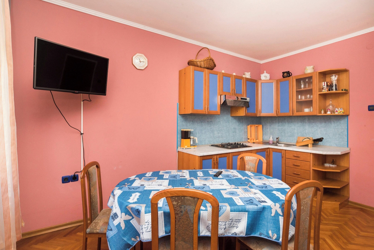 Dining room 2, Colorful Flat With Bell-shaped Balcony, Umag