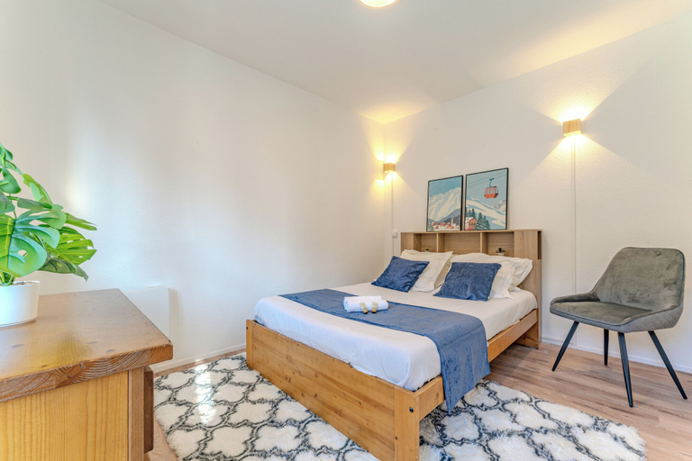 Bedroom 4, Les Olympiades, Savoie