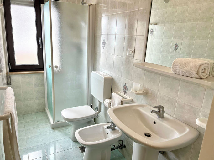 Bathroom 2, Vacation Flat in a Prime Location, Udine