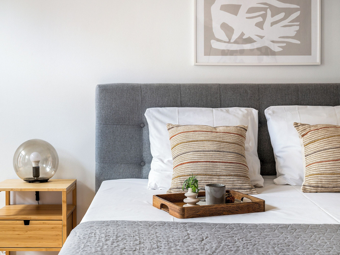 Others 5, Leaves 2- Chic Apt for 8 Persons in Central Copenhagen, Copenhagen
