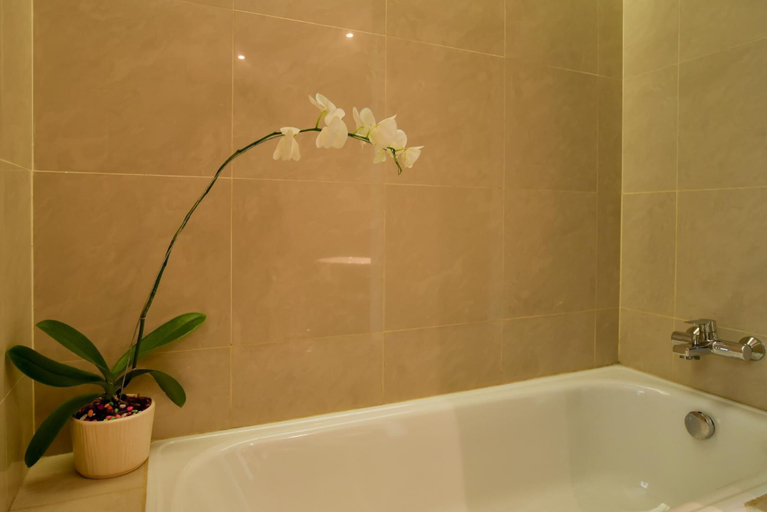 Bathroom 4, Samala Hotel Jakarta Cengkareng, Jakarta Barat