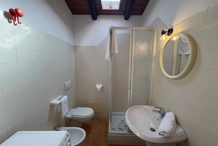 Bathroom 2, Relaxing Flat With Shared Pool in Viddalba, Sassari