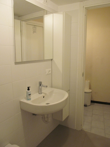 Bathroom 4, Affittacamere Old Town, Genova