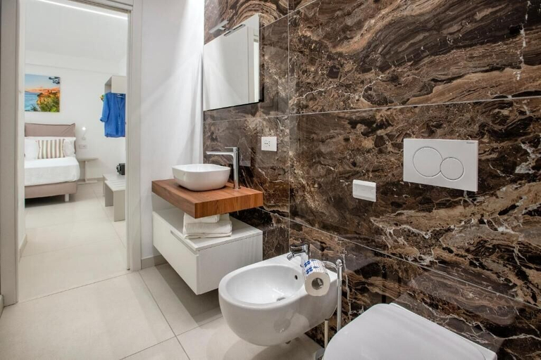 Bathroom 4, B&B Gargiulo Family, Napoli