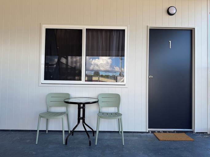 Others 5, Pearly Shell Motel, Bowen